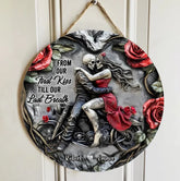 Customized Couple Themed Wooden Door Plate - Personalized Name Couple Embrace Wooden Signage - A Gift For Girlfriend,Boyfriend,Wife,Husband