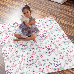 throw-blanket-mockup-featuring-a-little-girl-hugging-a-plushie