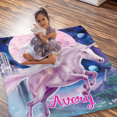 throw-blanket-mockup-featuring-a-little-girl-hugging-a-plushie