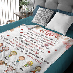 Nous avons embrassé cette petite couverture - Jusqu'à 14 enfants - Couverture personnalisée - Cadeau d'anniversaire pour la fête des mères pour grand-mère, nana, maman - Cadeau des petits-enfants 